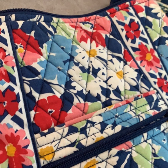 Vera Bradley Crossbody - Picture 2 of 10